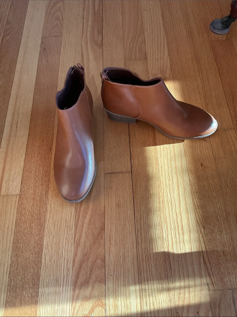 Old Navy young woman  Tan Chukka Boots size 5